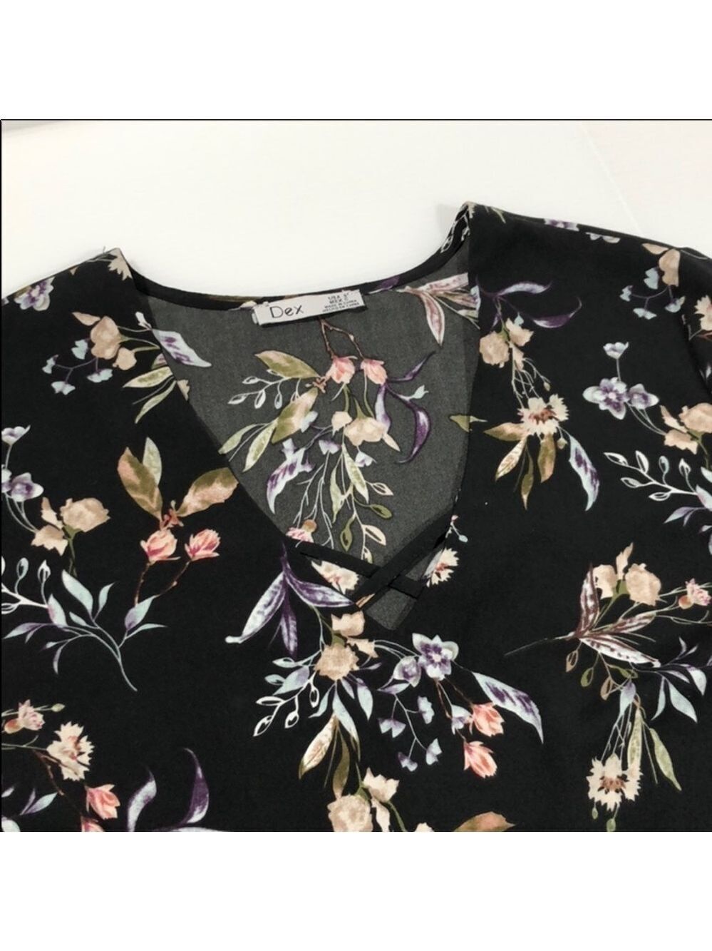 Dex Bell Sleeve Blouse V-Neck Black Floral - Picture 7 of 14